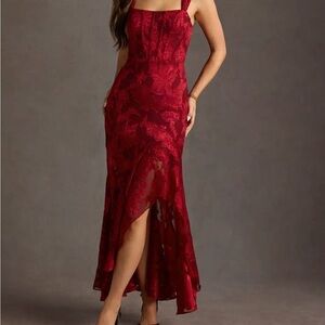 Elegant Red Lace Evening Dress